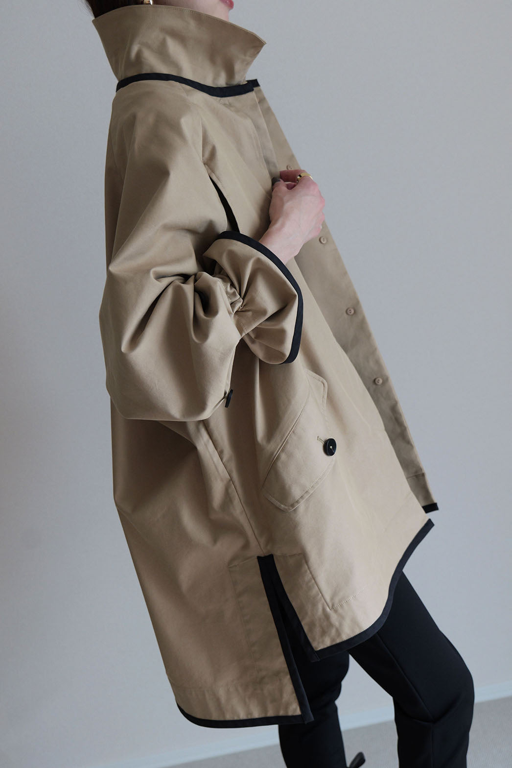 ÉLAN】ボックスショートトレンチ – un number