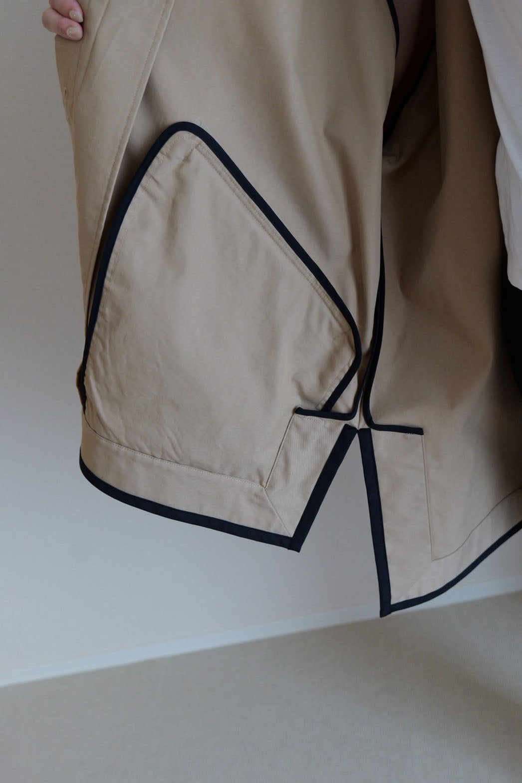 ÉLAN】ボックスショートトレンチ – un number