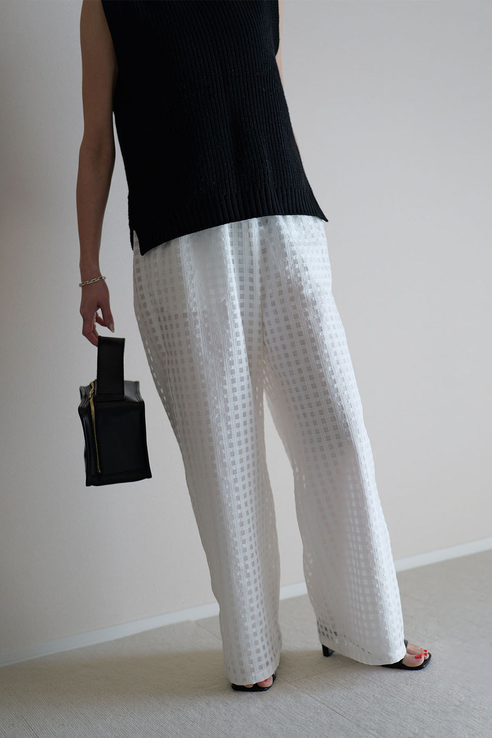 white／short