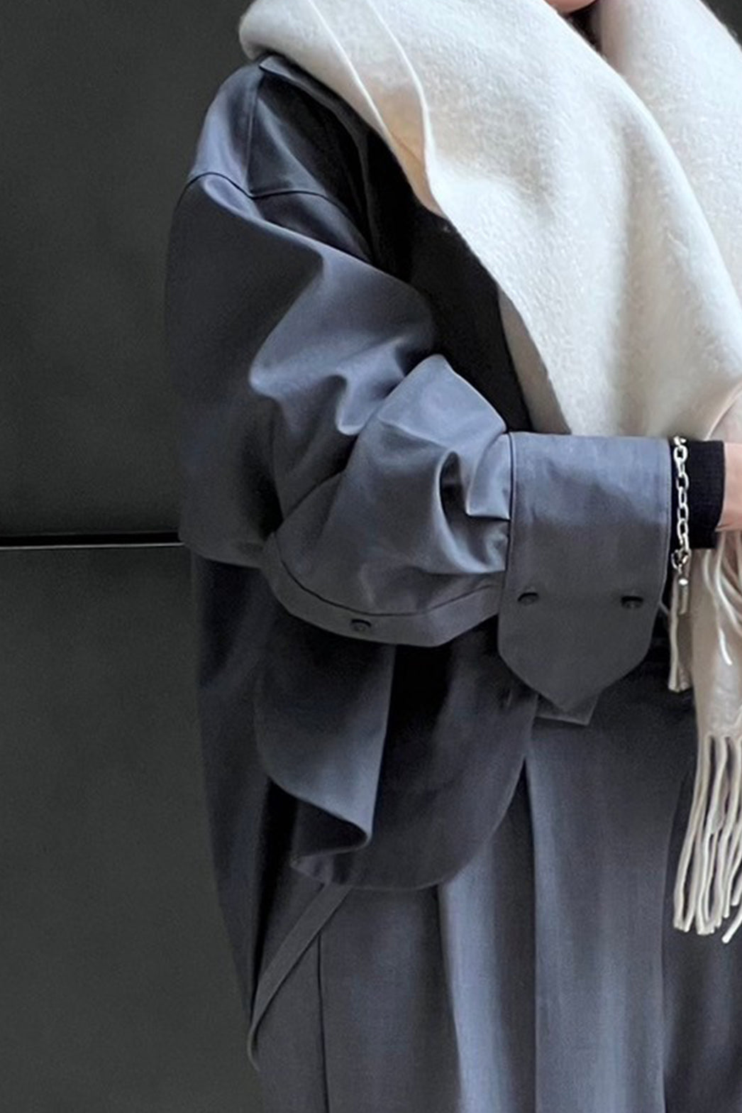 Jess】ショートハイネックシャツ – un number