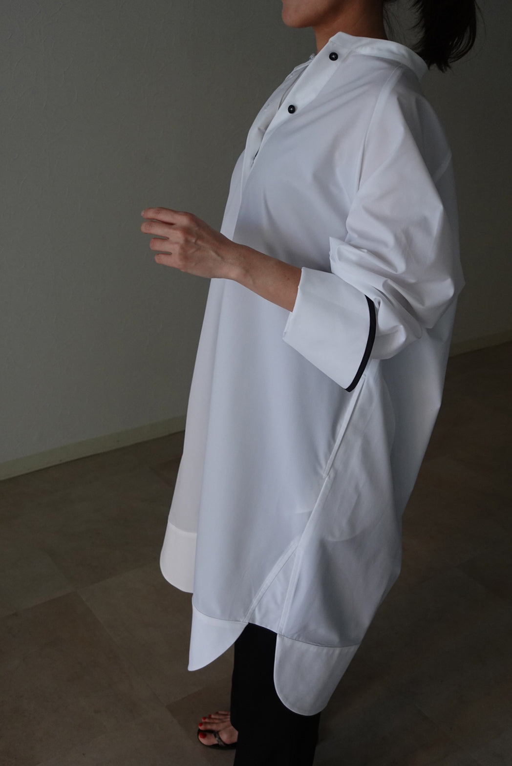 Calla】パイピングロングシャツ – un number