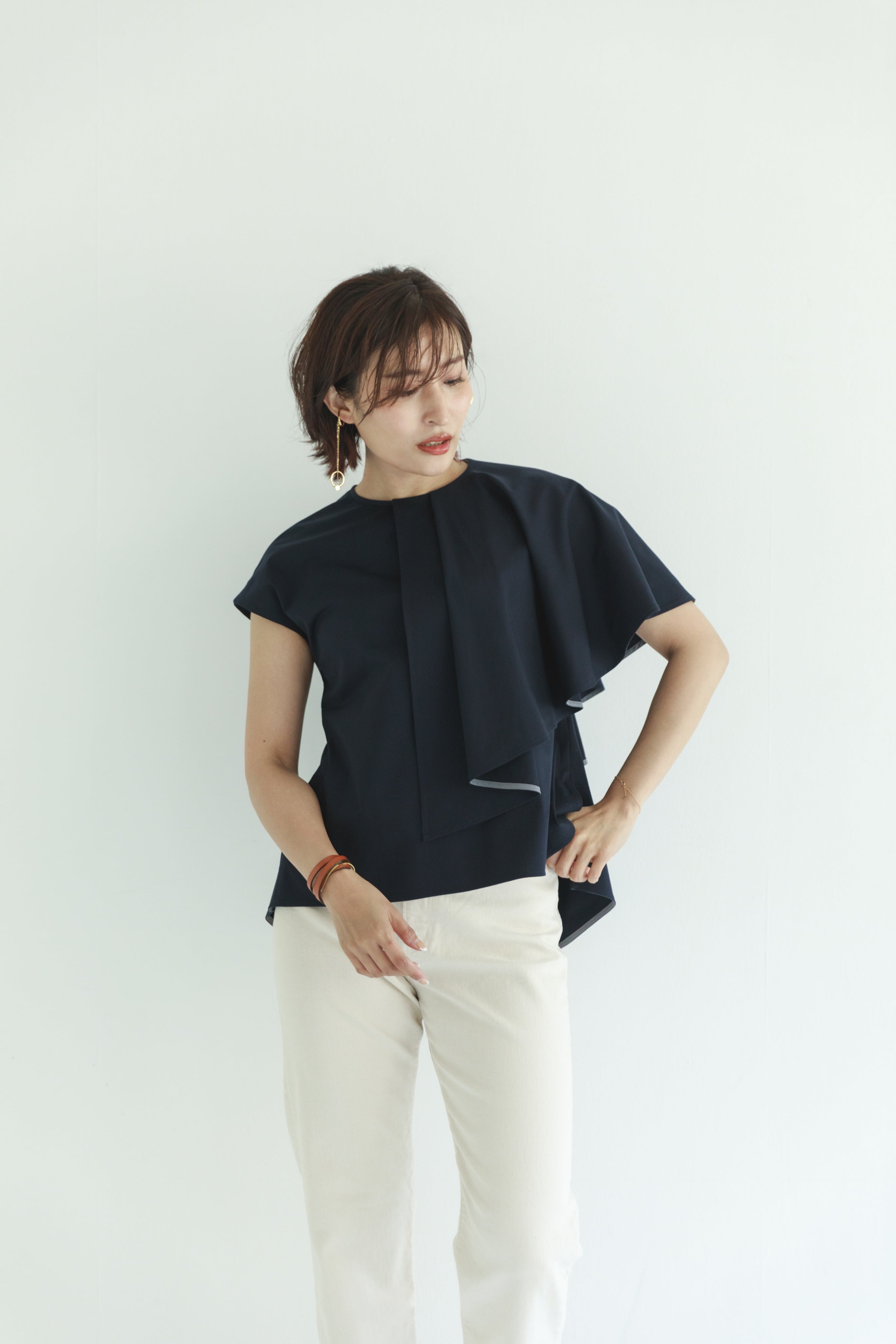 un number「frilled lizard」アシンメトリーブラウス